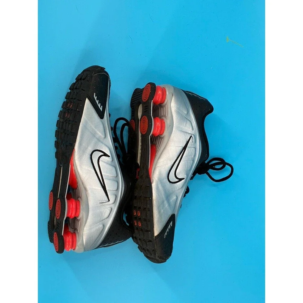 Nike Shox R4 GS 6Y Women’s 7.5 Metallic Silver Black Red CW2626-005